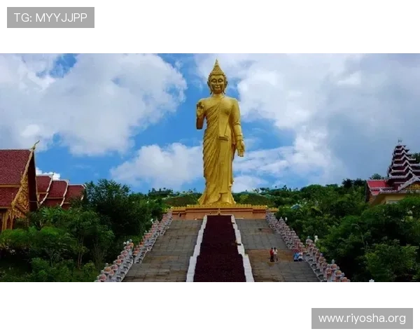 澳门凯旋登陆：详细介绍澳门凯旋门的建筑特色与旅游攻略